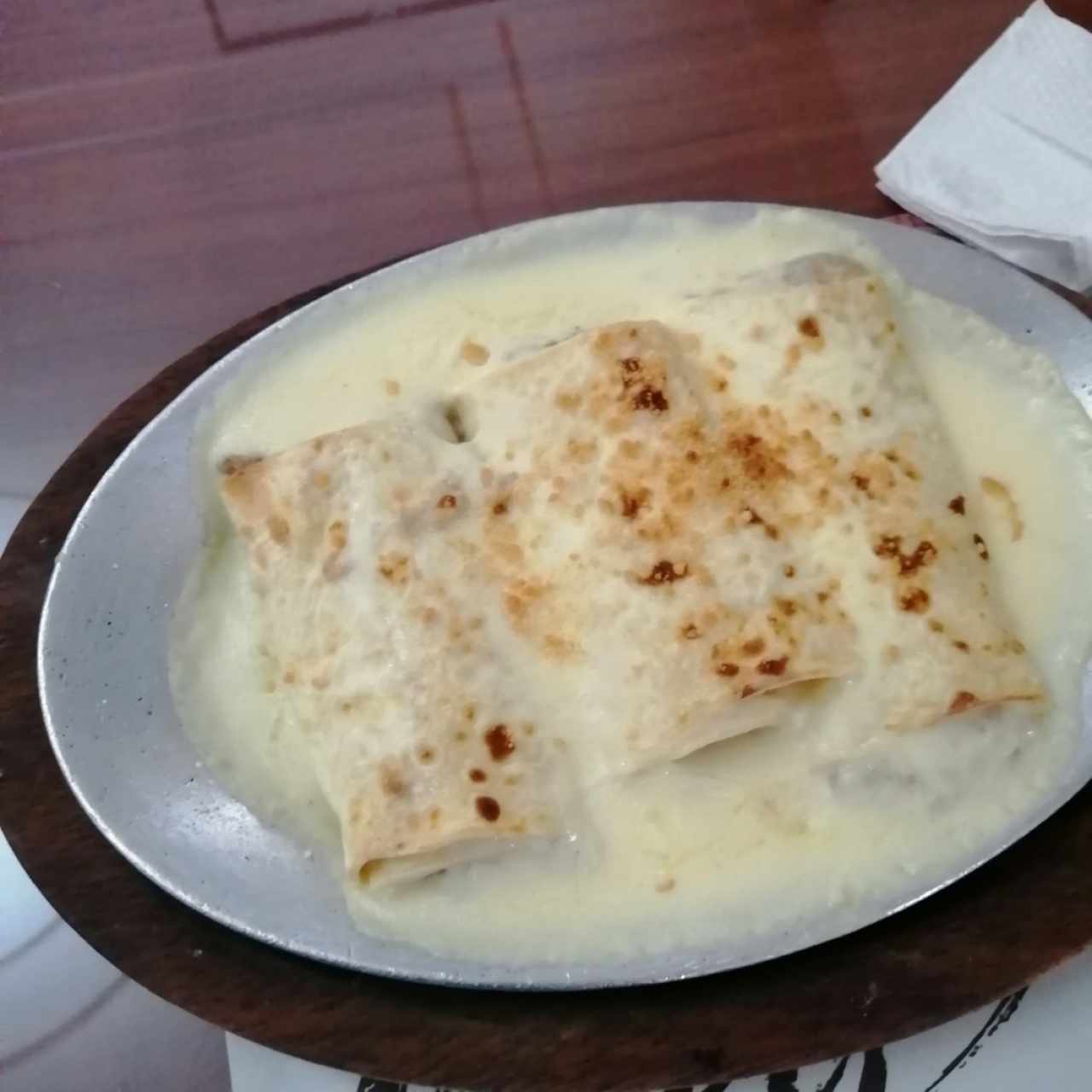 Cannelloni en salsa blanca 