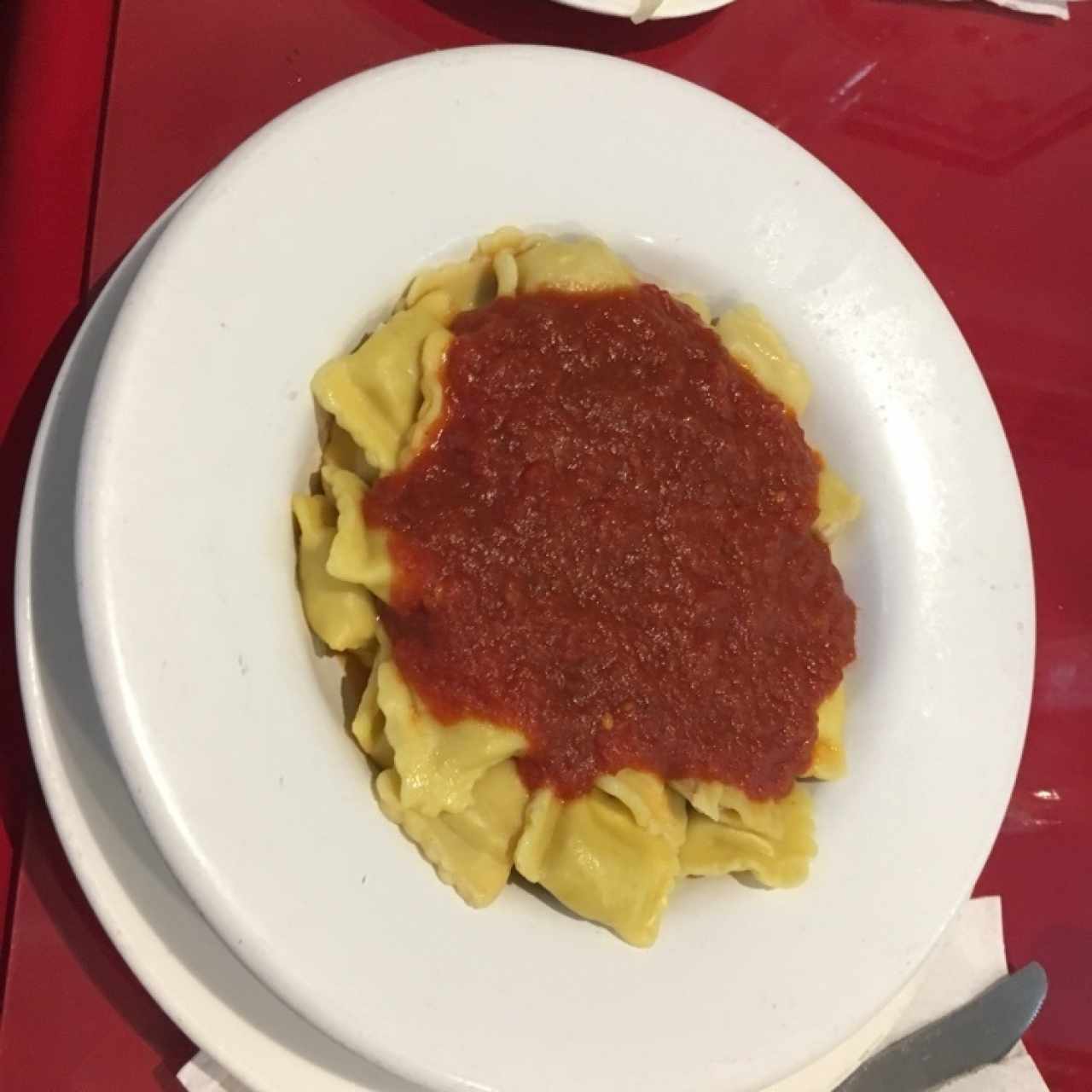 Ravioli de Pollo pomodoro