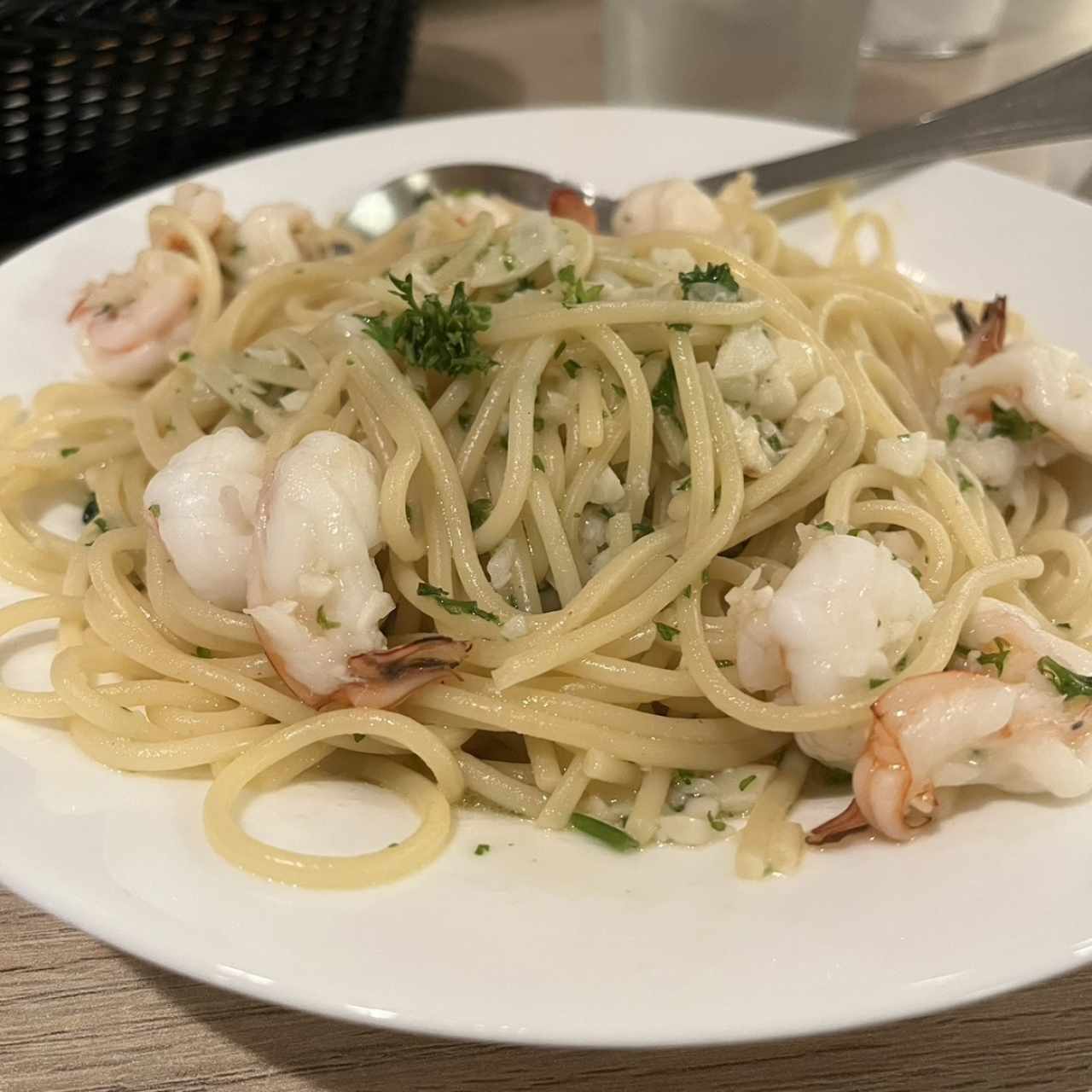 Spaguetti aloglio con camarones