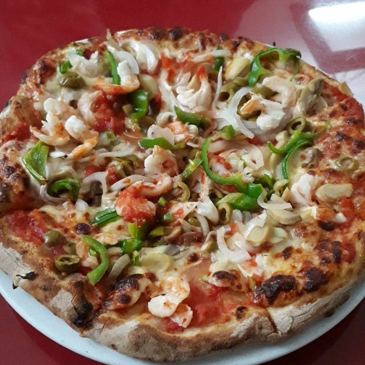 pizza vegetales con camarones 