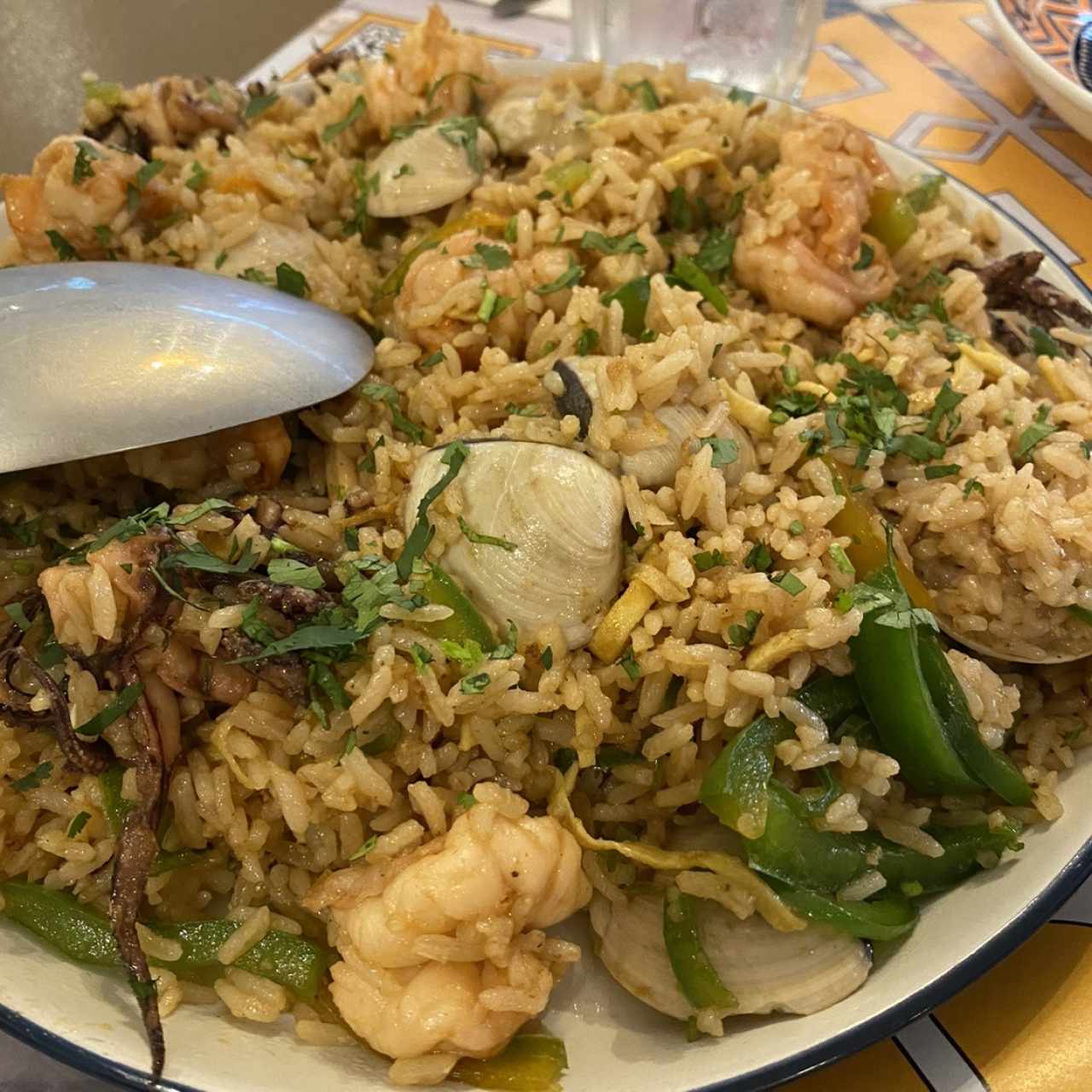 Arroz chaufa de mariscos