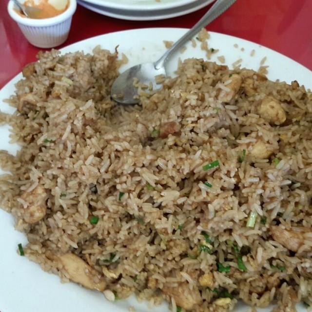 Arroz chaufa con pollo