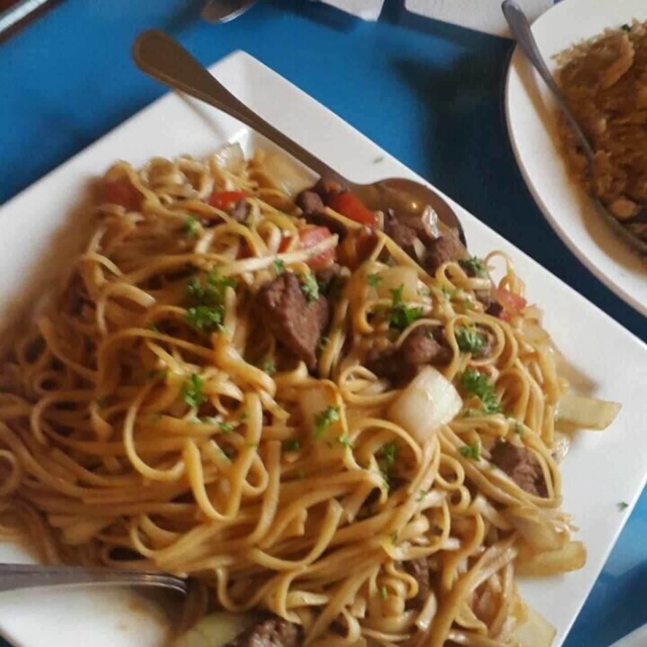 Platos criollos - Tallarines de carne