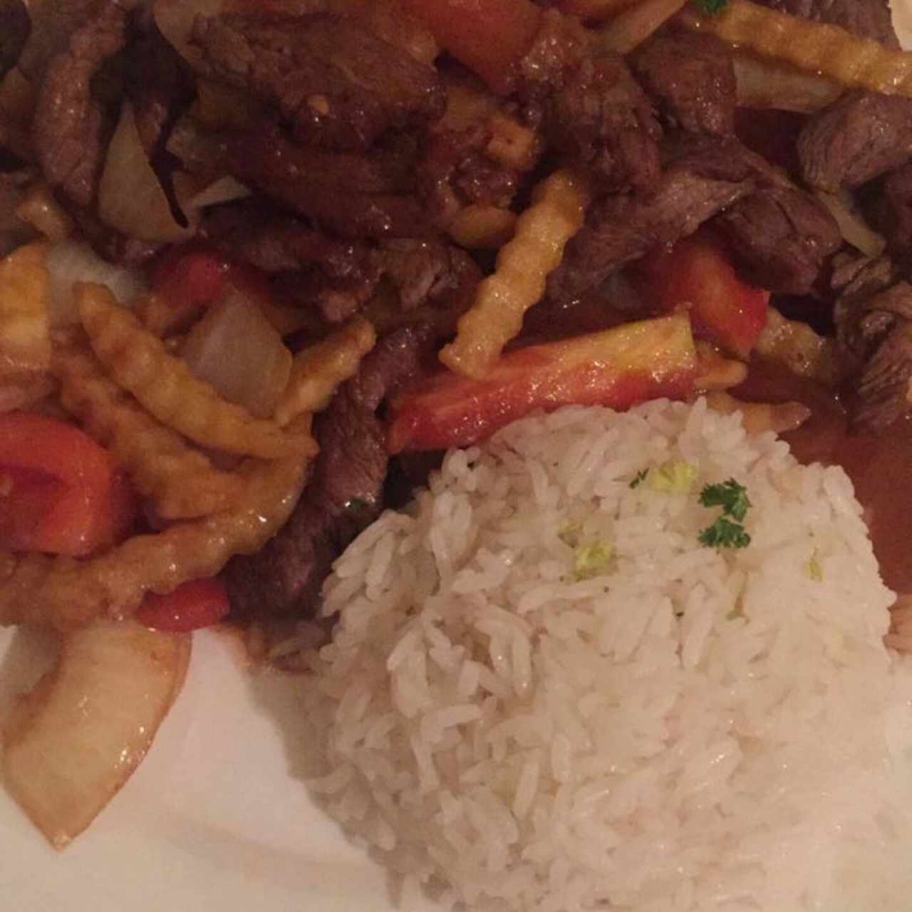 Carnes - Lomo saltado