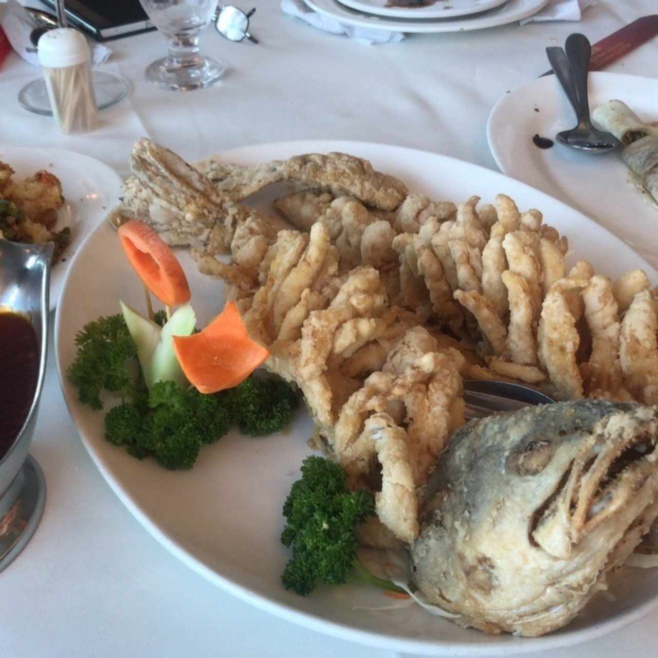 Pescado en Racimo de Uva en salsa Agridulce