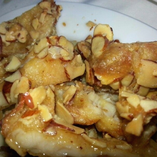 Pollo con almendras y limon