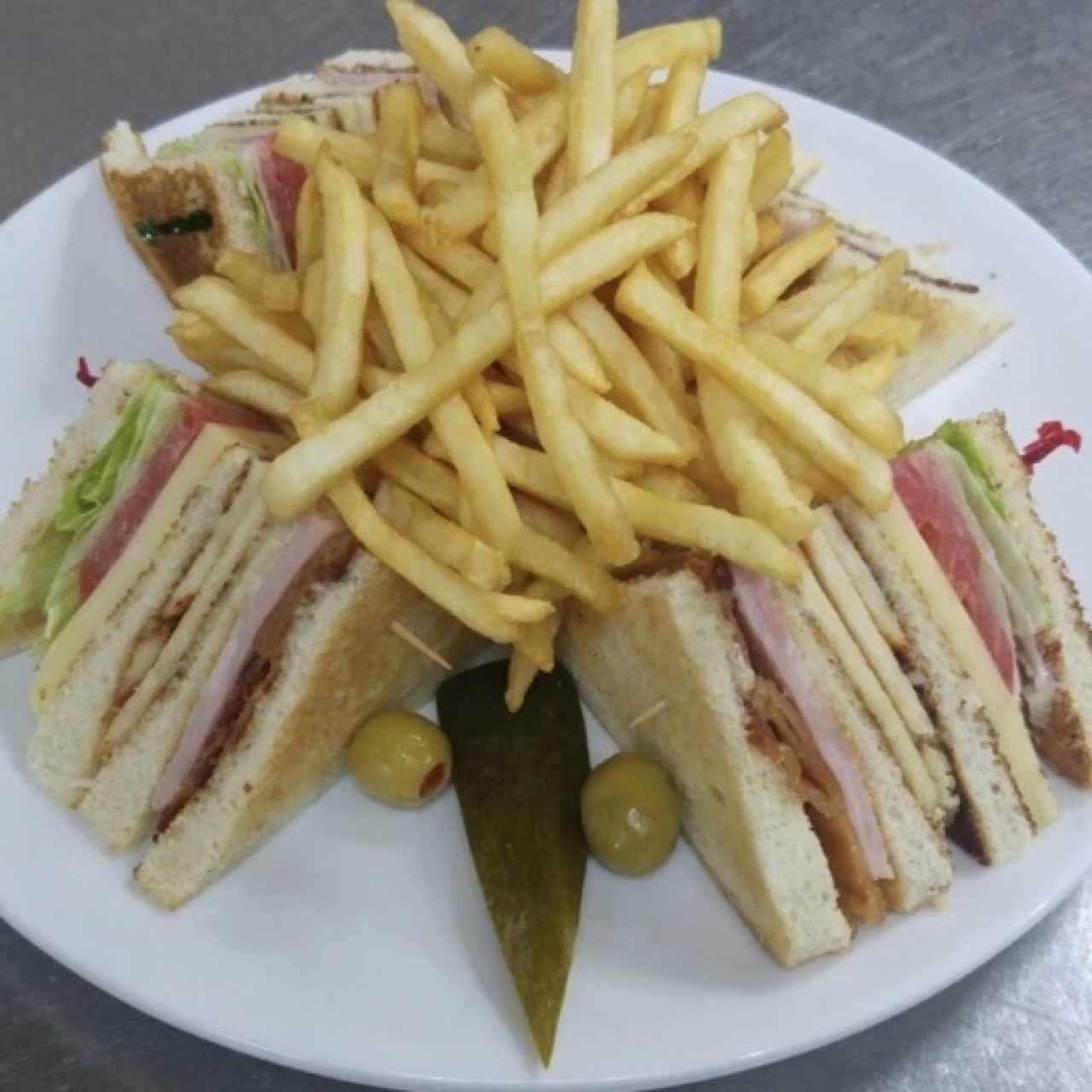 Emparedados - Club sandwich