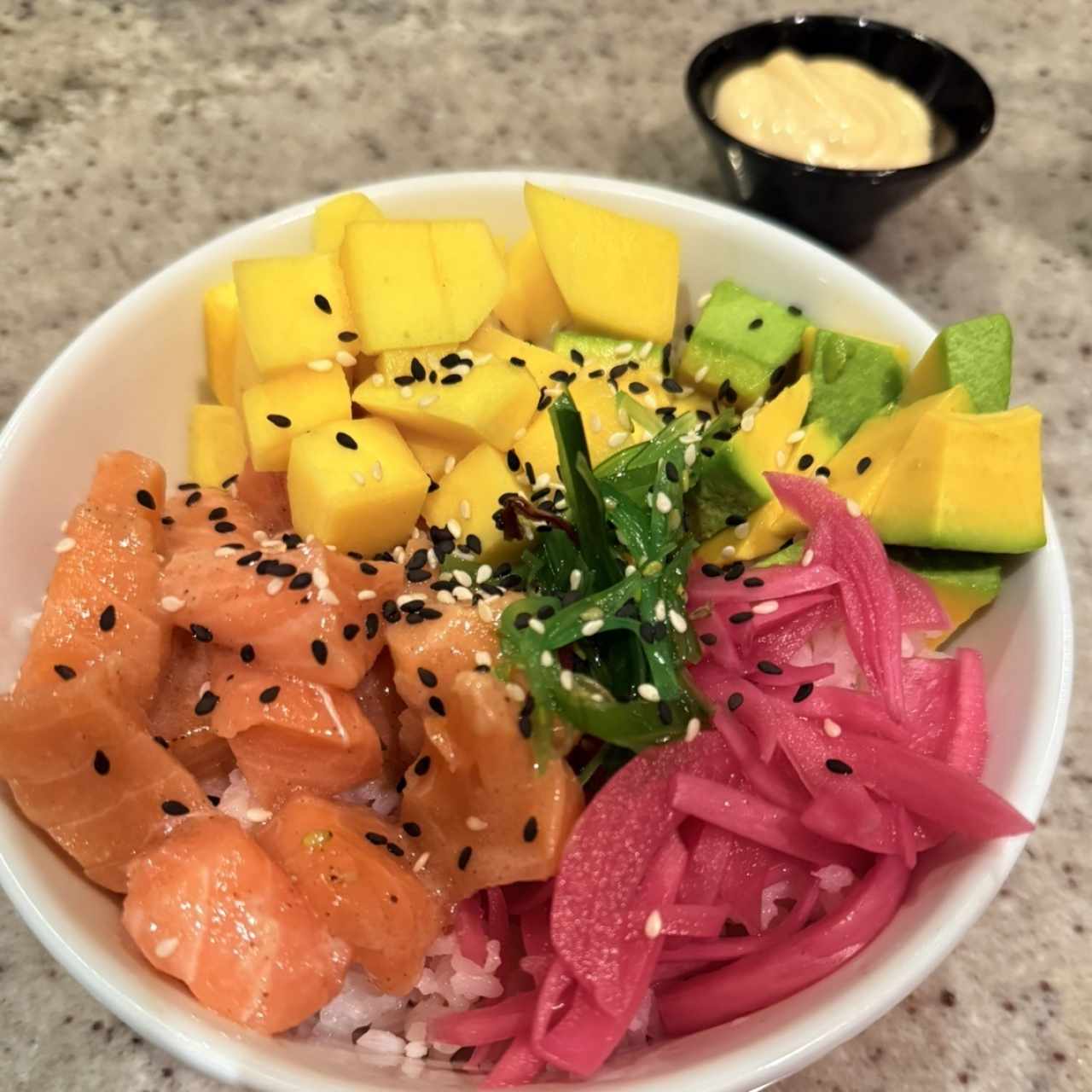 Poke Bowl de Salmon