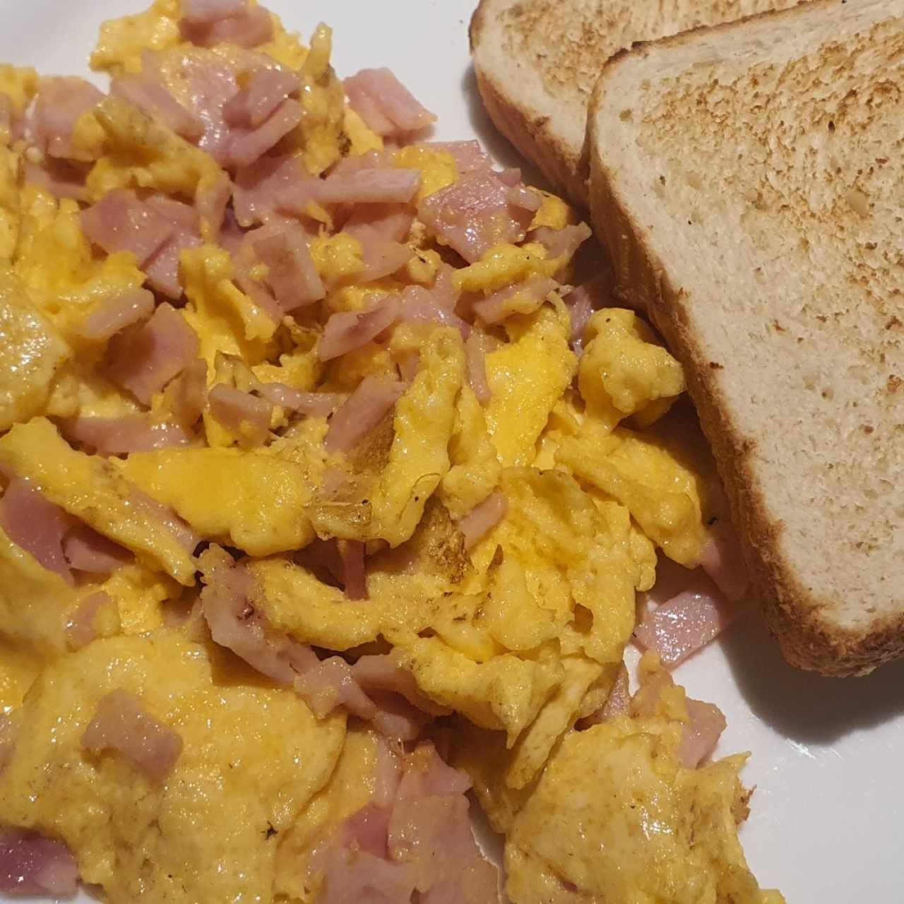 huevos revueltos con jamón 