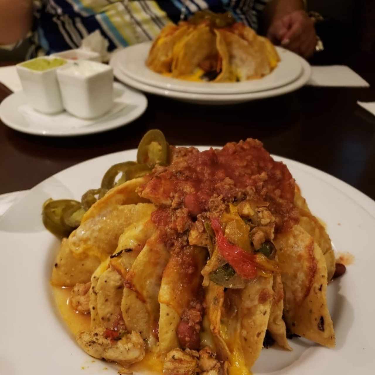 Nachos mini , son super grandes aun que en la foto se vean tamaño normal para una persona esta mas que excelente