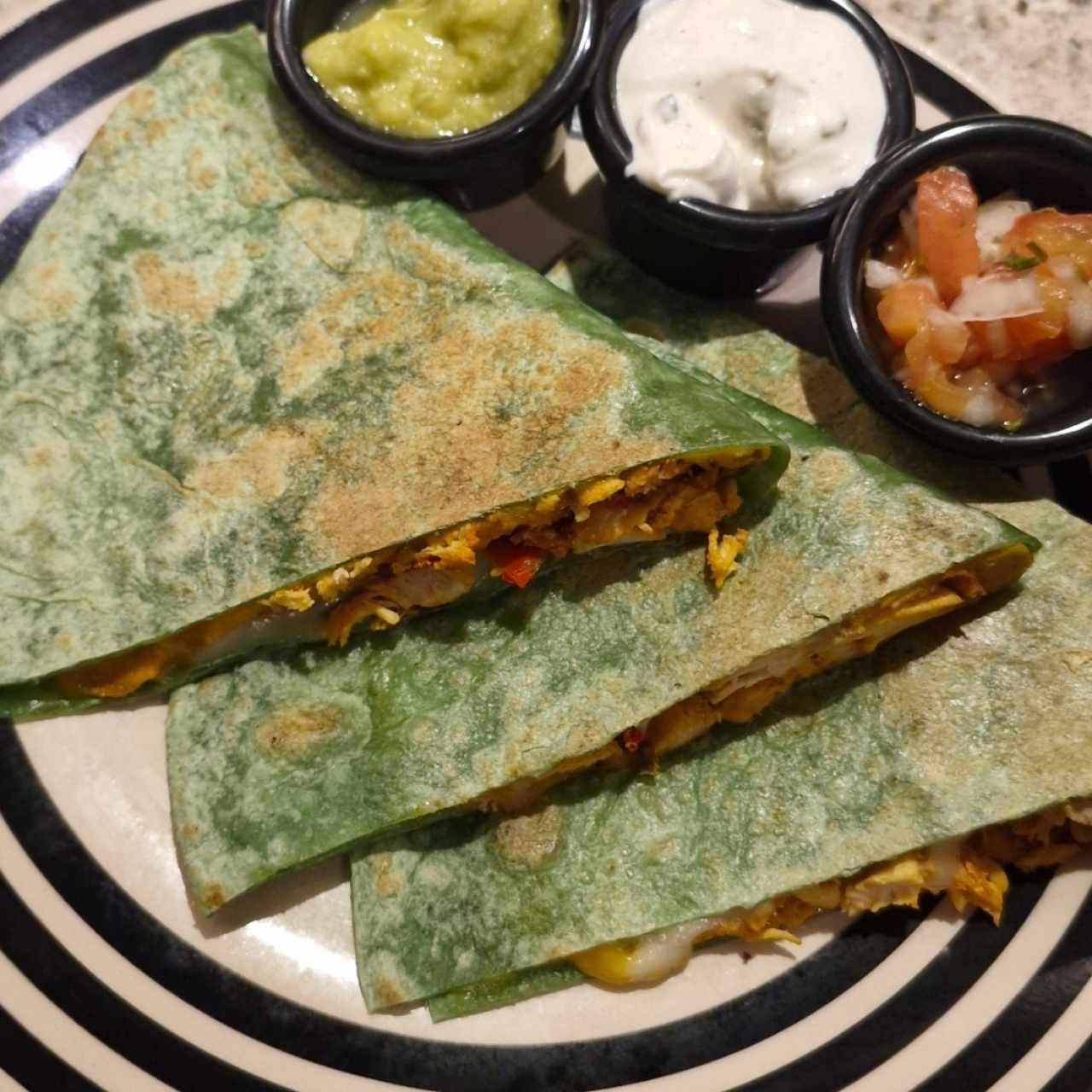 FAVORITOS - Quesadilla de pollo