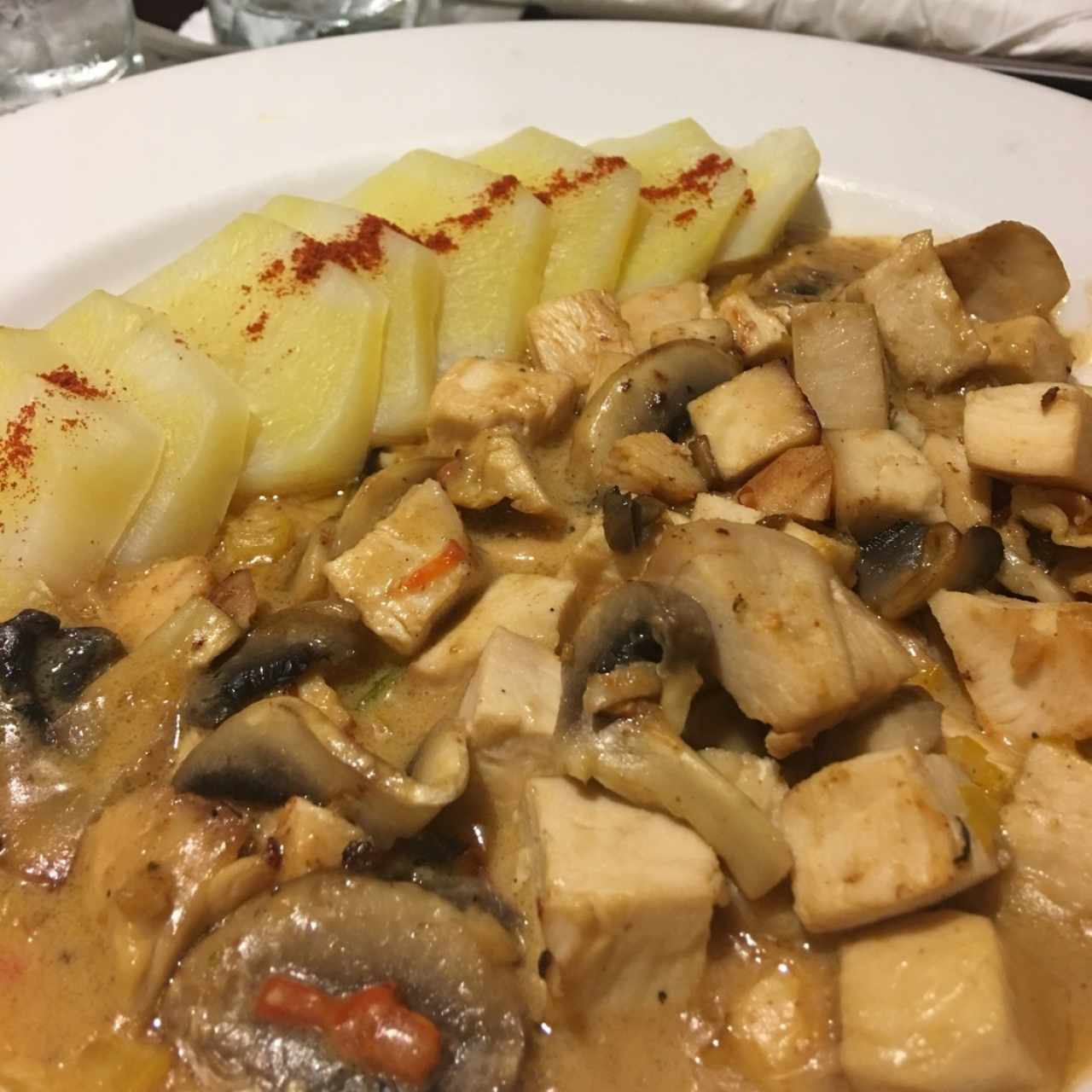 pollo con hongos