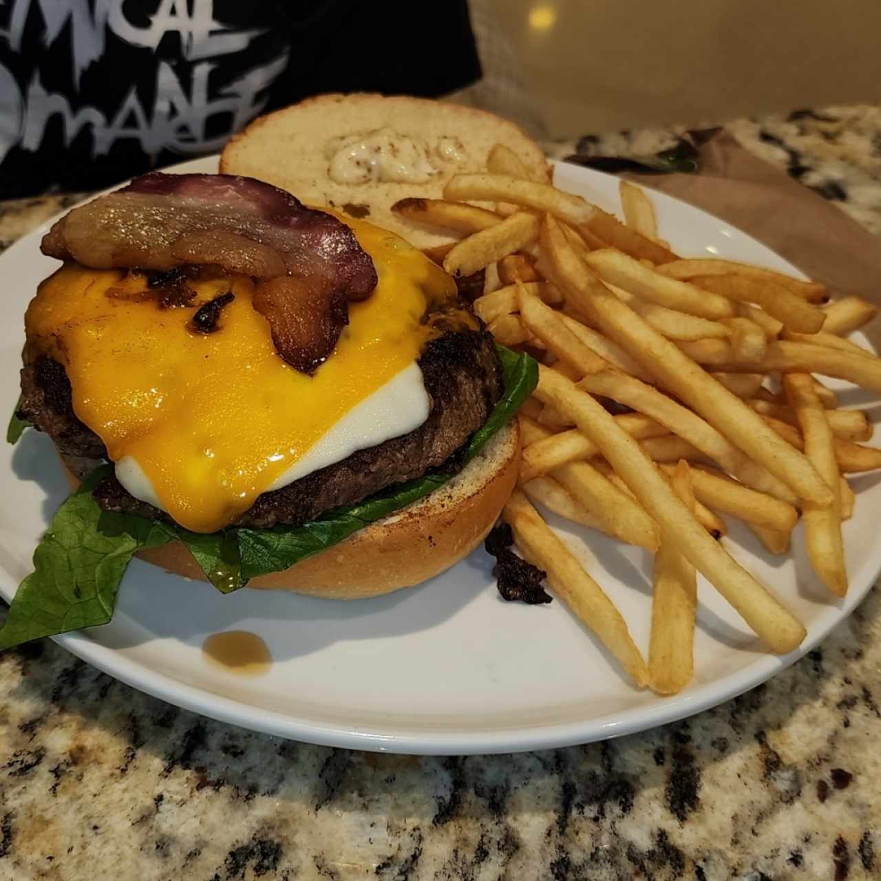 EMPAREDADOS - Las hadas cheeseburger