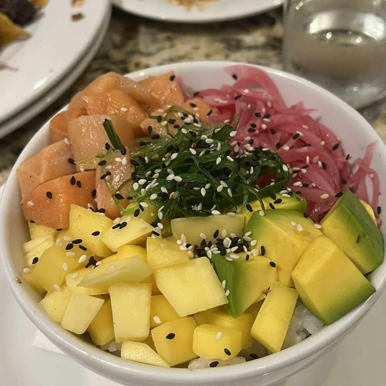 Poke Bowl de Salmon