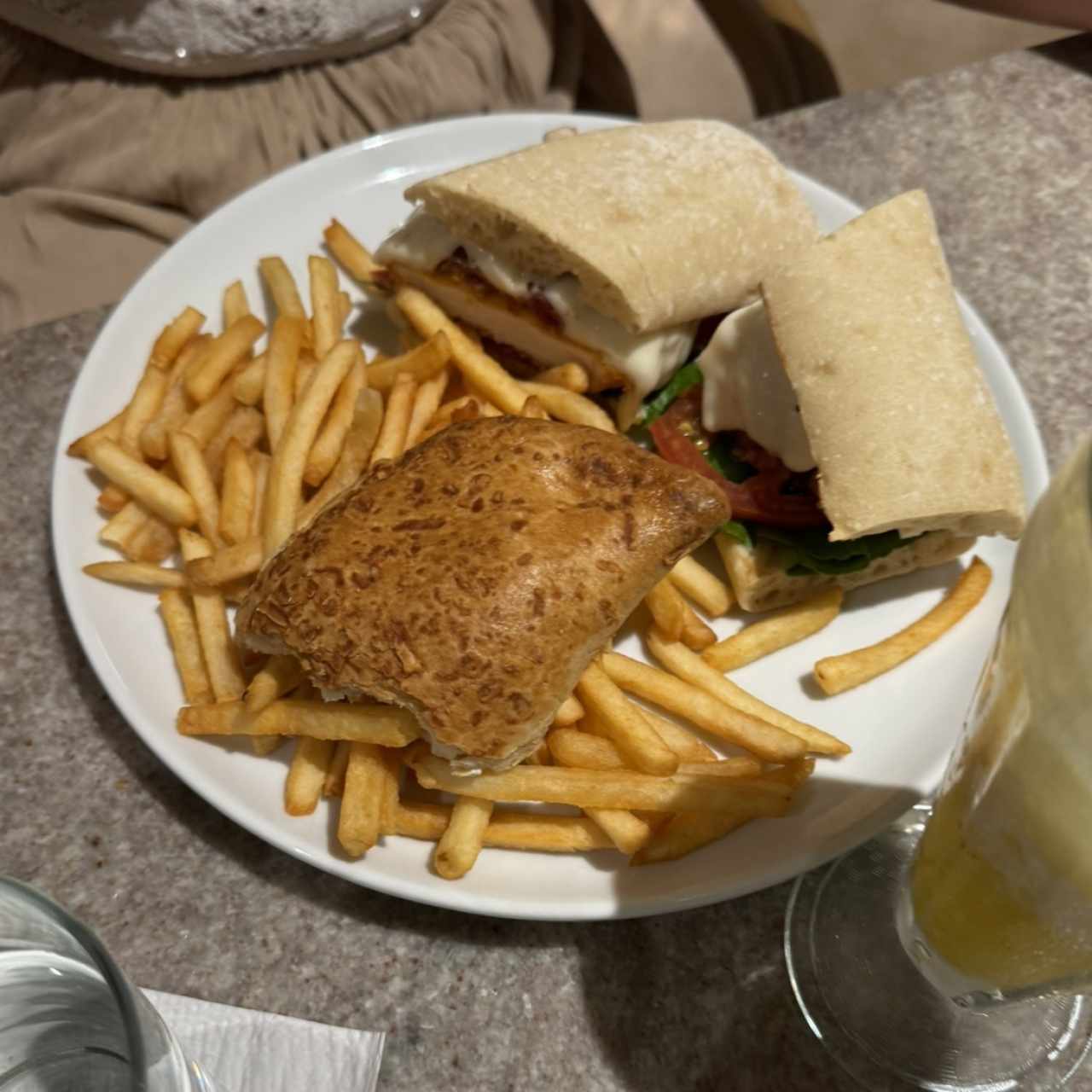 EMPAREDADOS - Club Sandwich