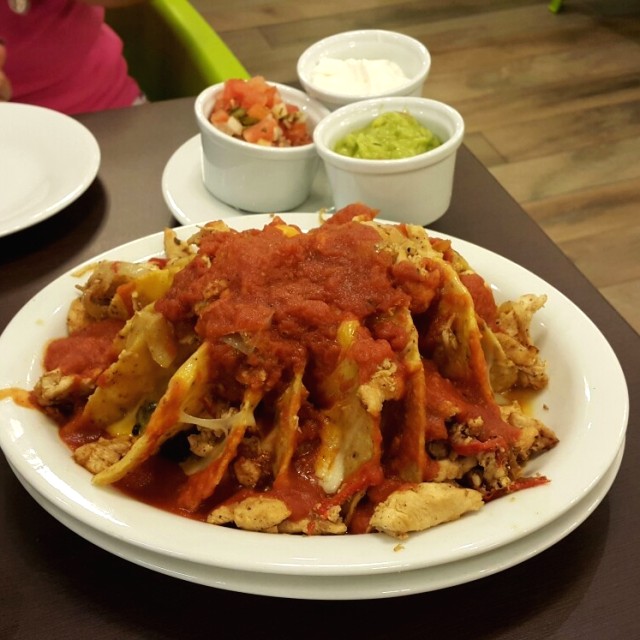 Mini Nachos con Pollo