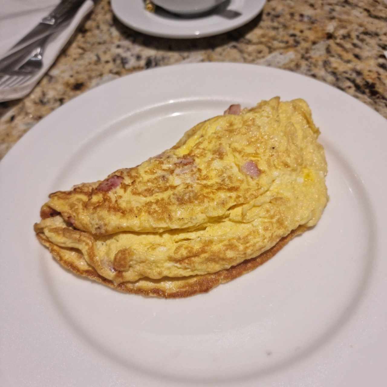 omelet de jamón y queso.