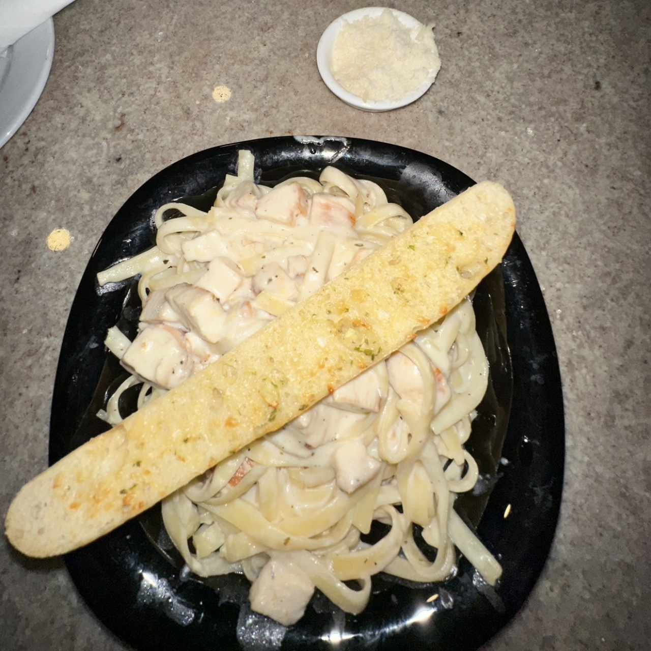 Fetuccini Alfredo con Pollo