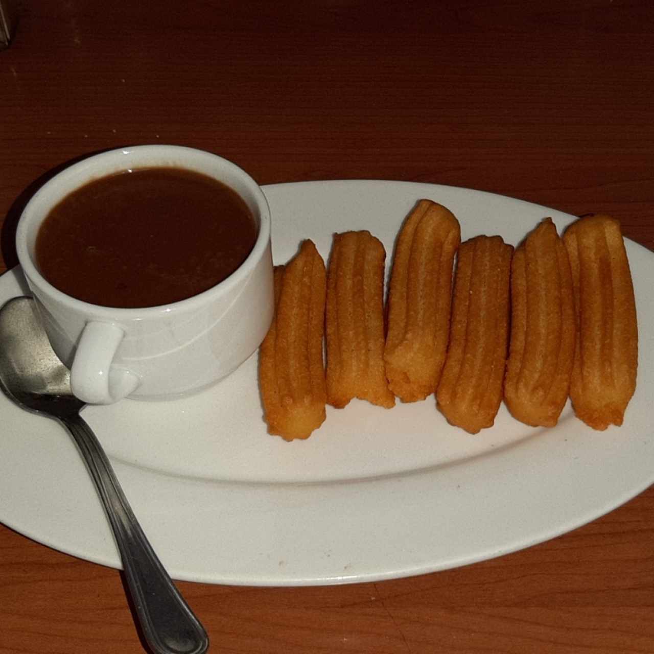 Mini churros con chocolate