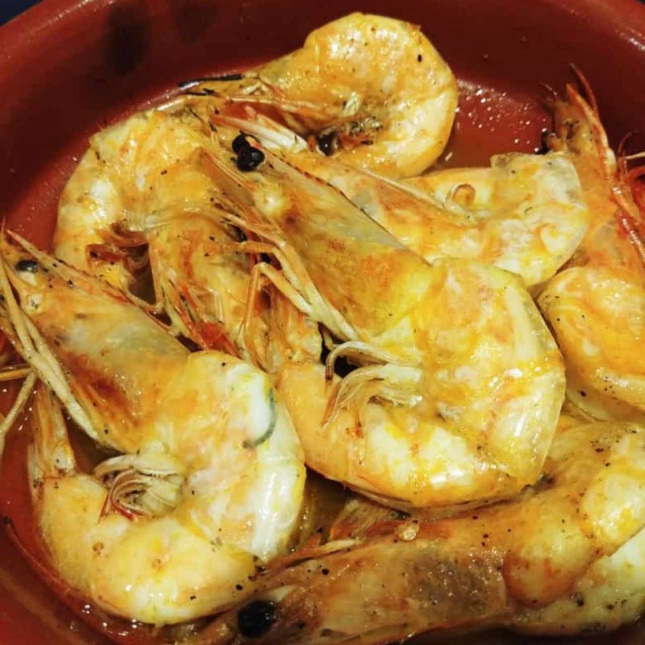 Langostino flameado