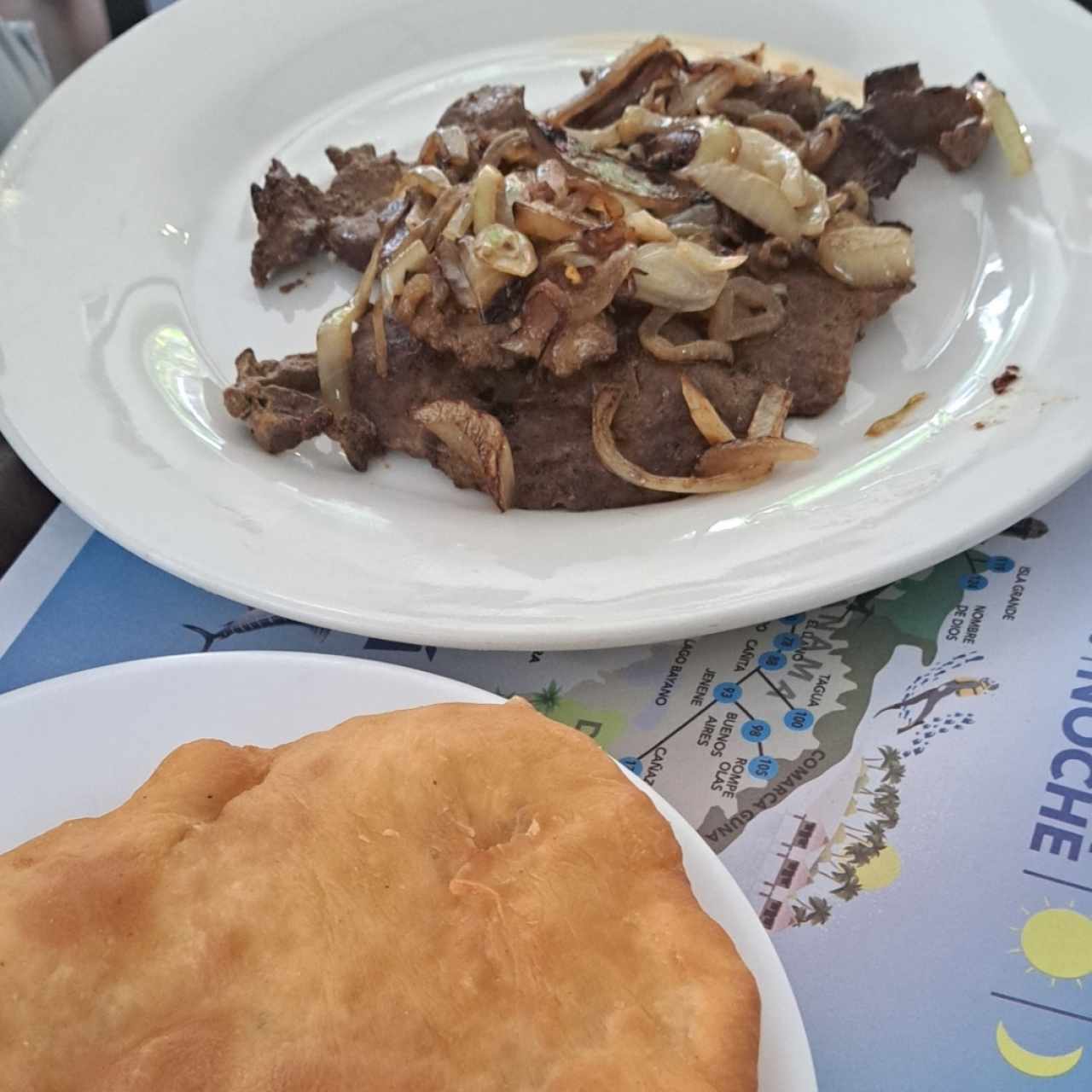 hígado encebollado y hojaldre