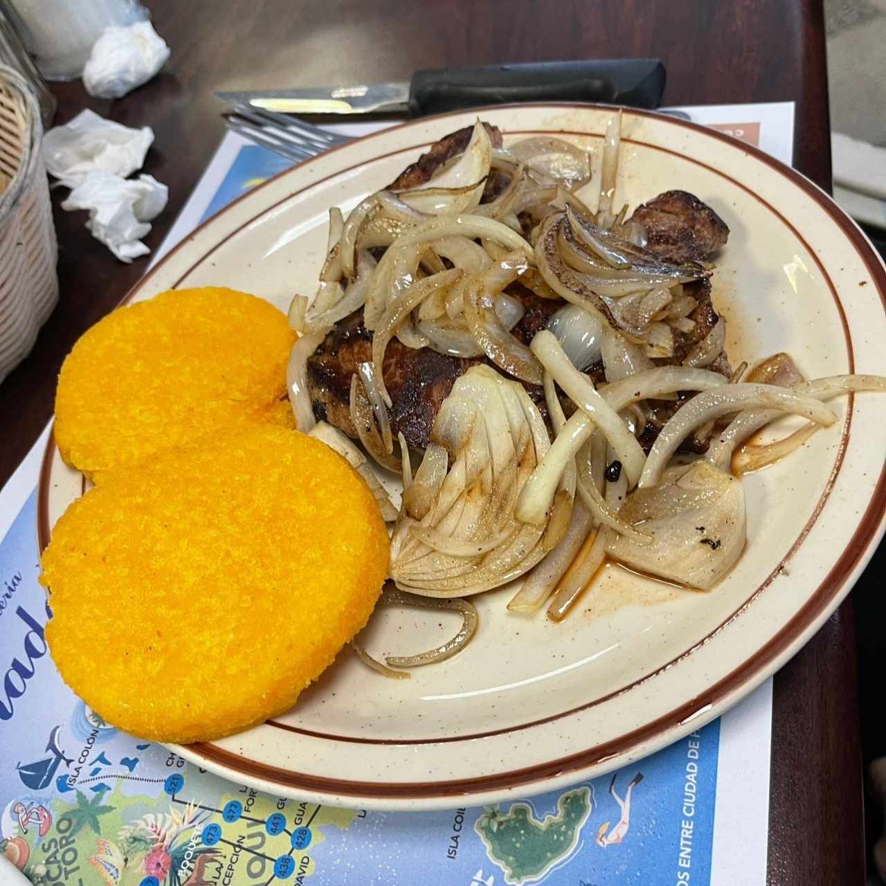 Bistec encebollado