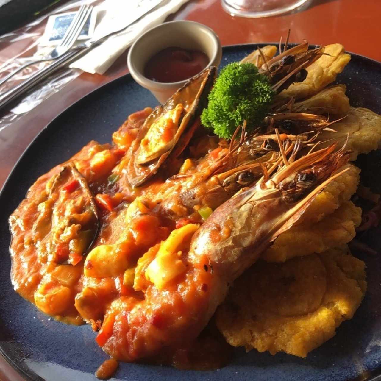 Langostinos a la Diabla con Mariscos