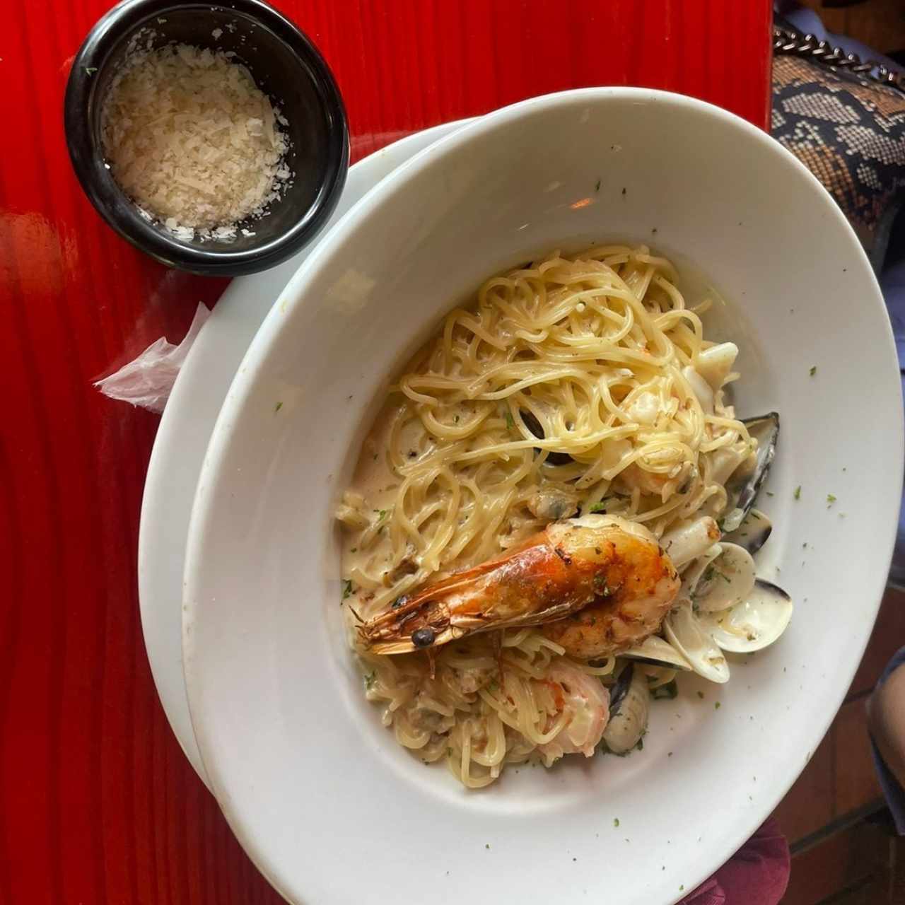 Spaghettini al Óleo al Cartucho con Mariscos