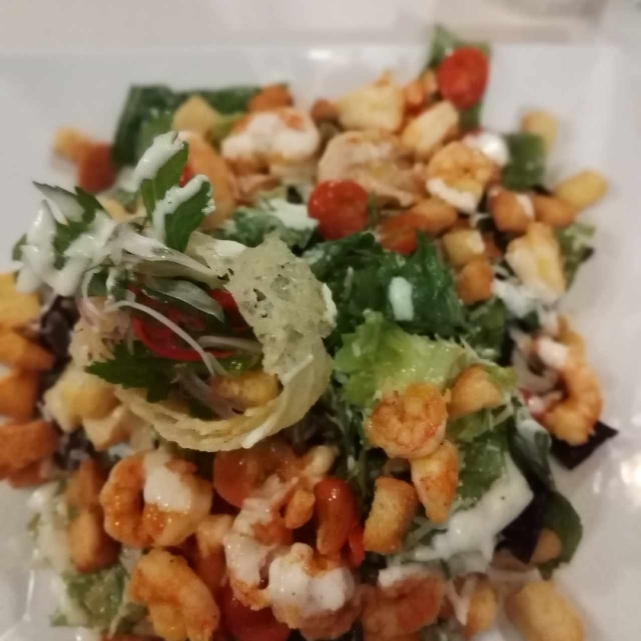 ensalada cesar de camarones