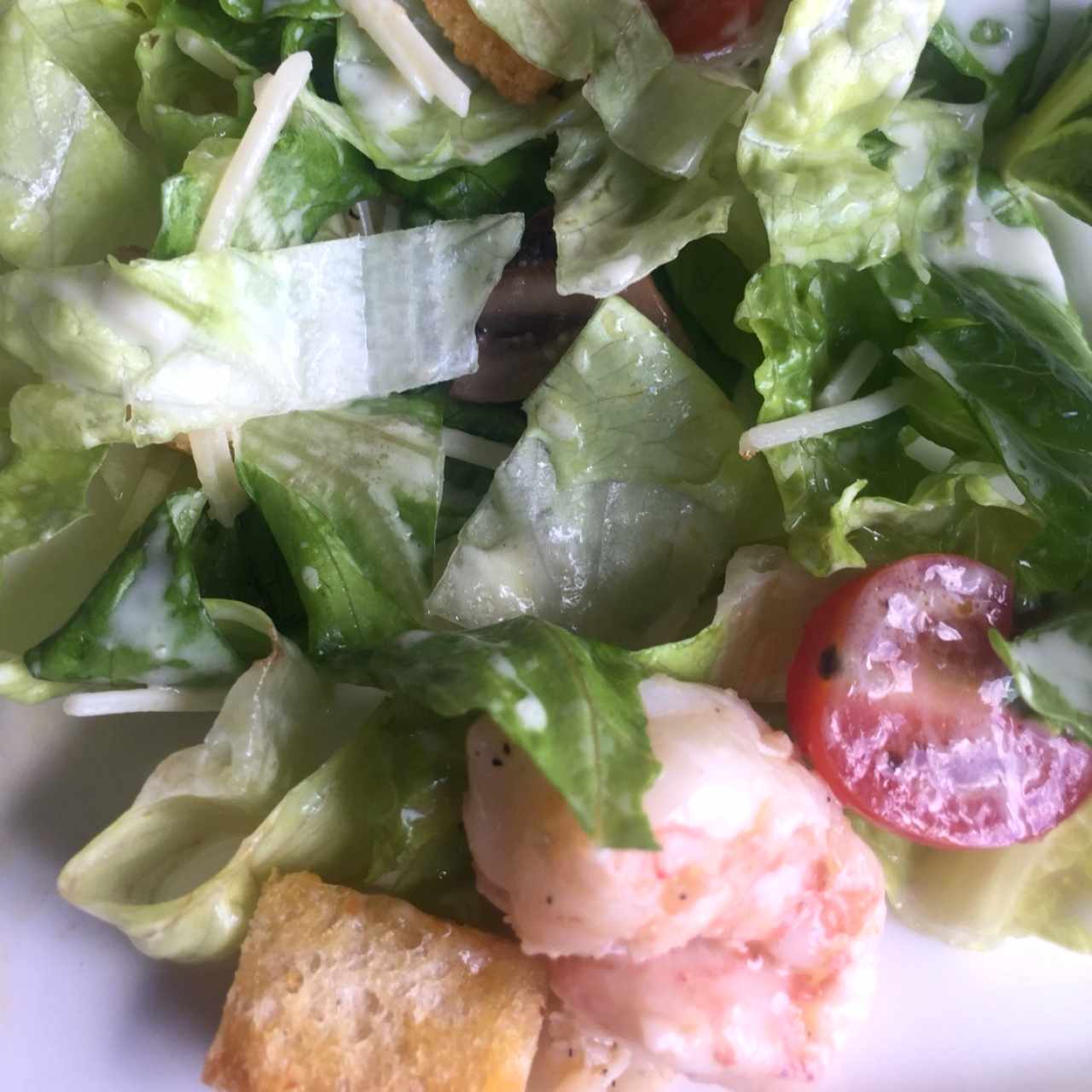 ensalada con camarones