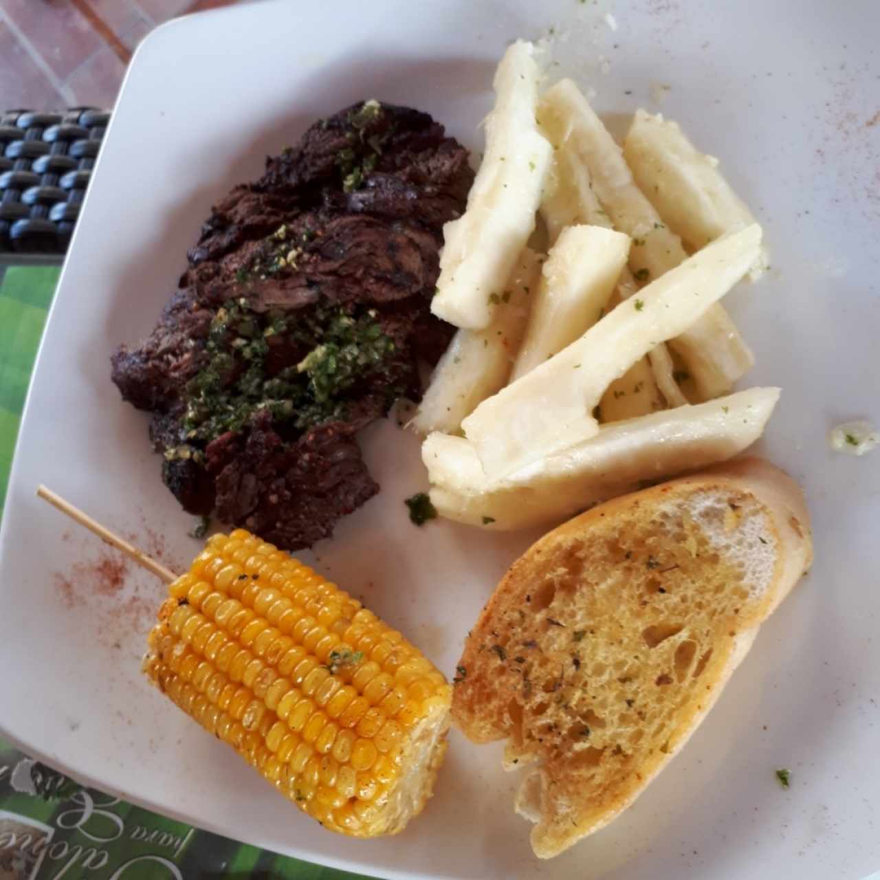 Carne asada con yuca 