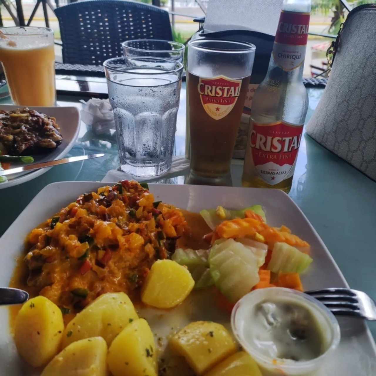 Filete de pescado con camarones 