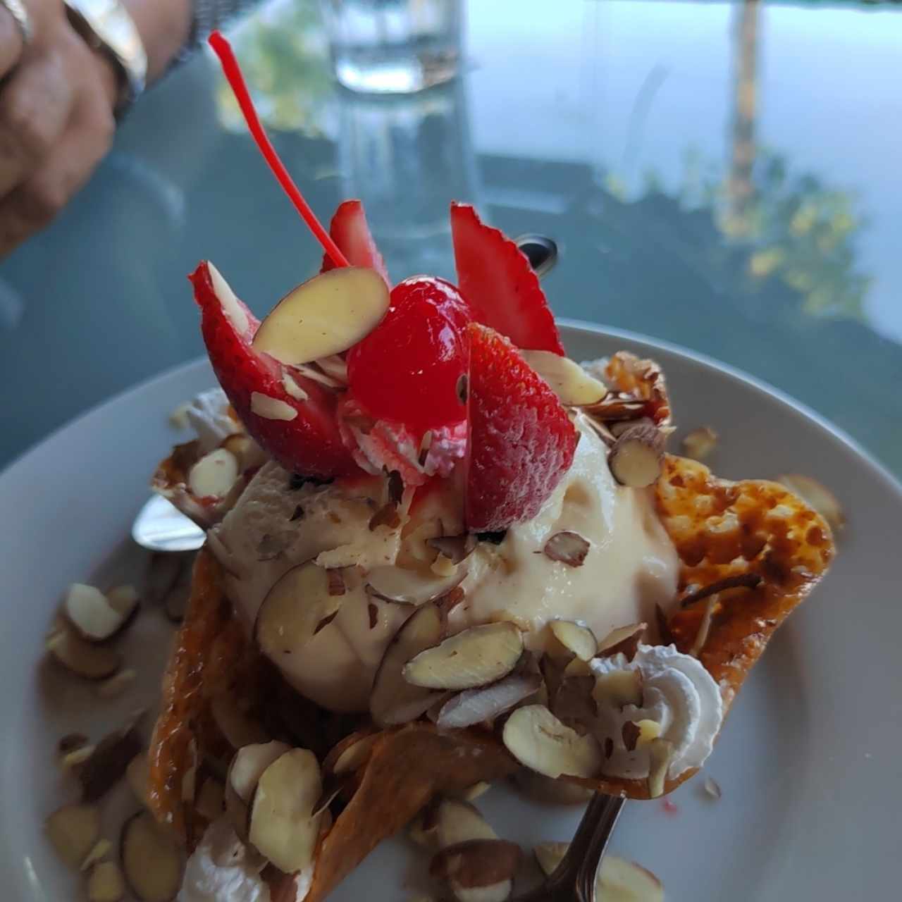 Helado con almendras 