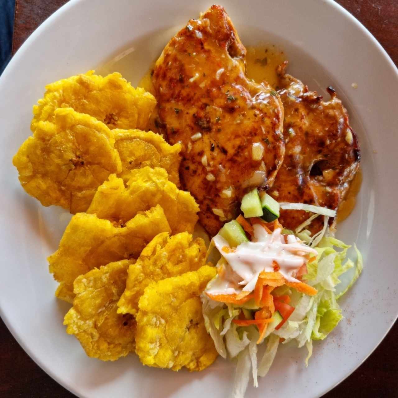 Pollo Deshuesado al Ajillo