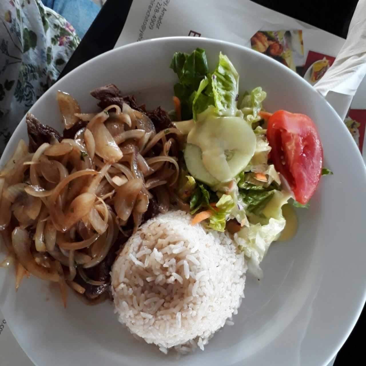 Bistec encebollado