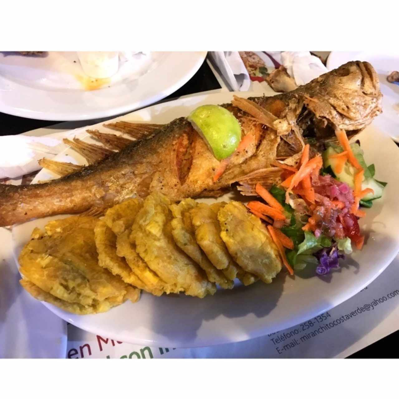 pescado entero frito