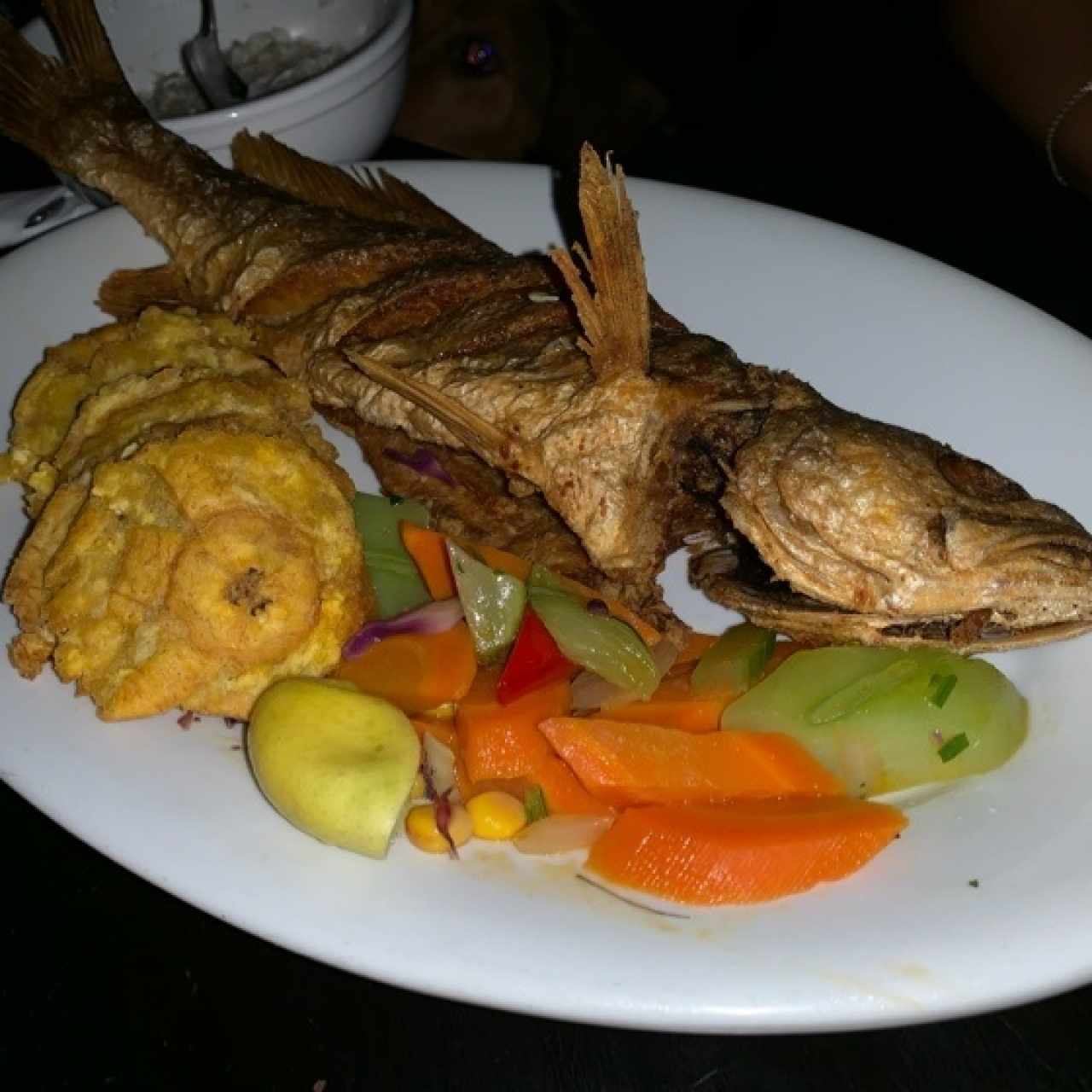 Pescado Frito con patacones