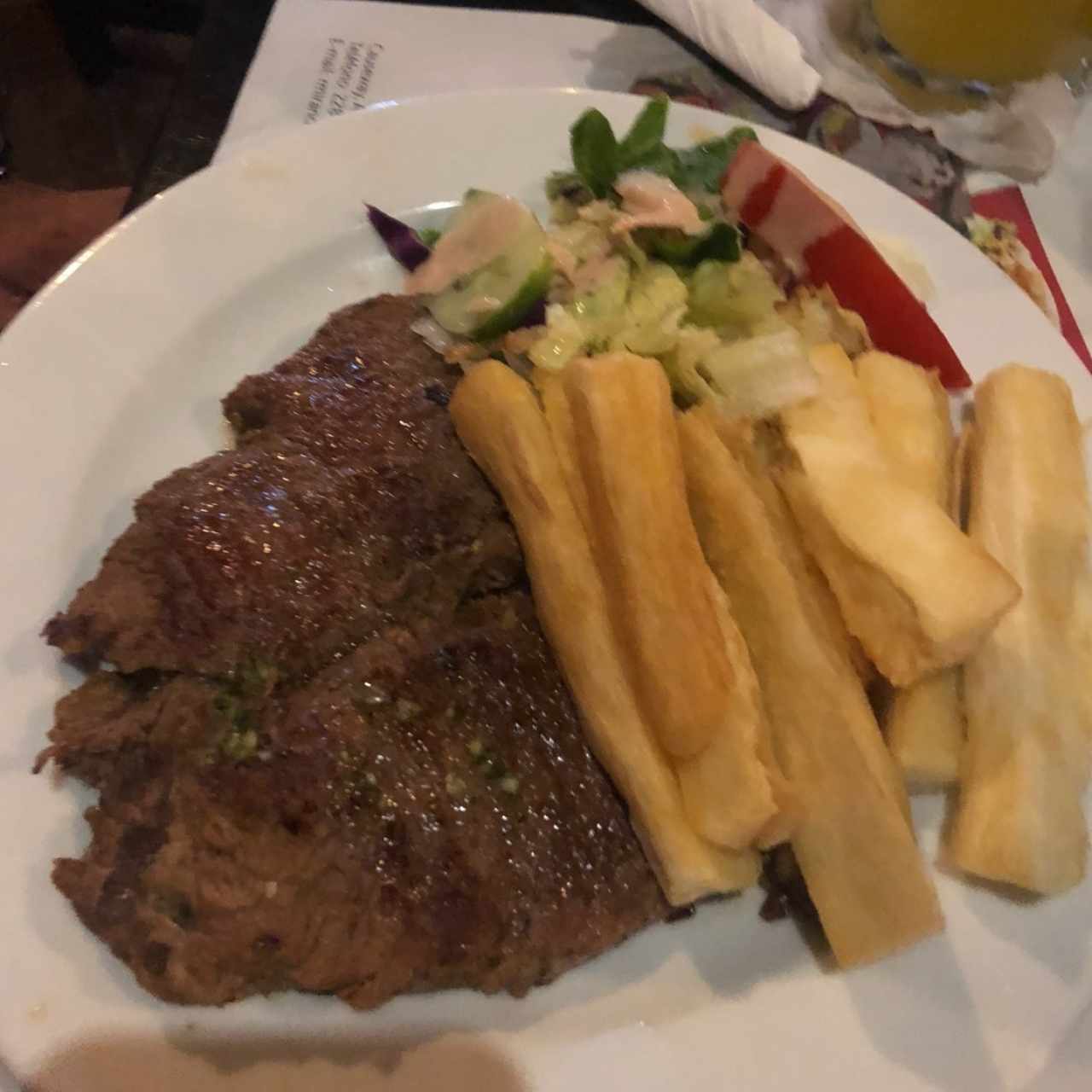 Rib eye con yuca frita