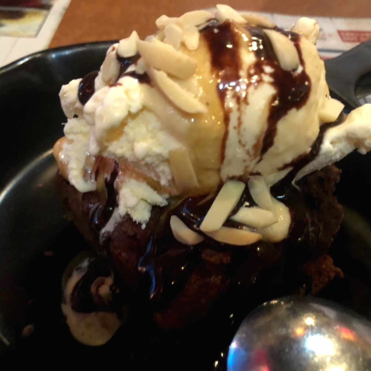 brownie con helado