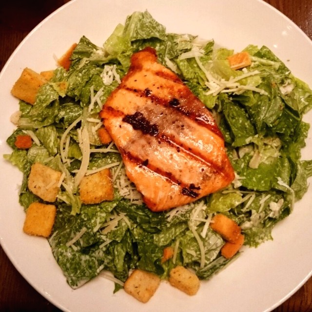 Ceasar salad wirh salmon 