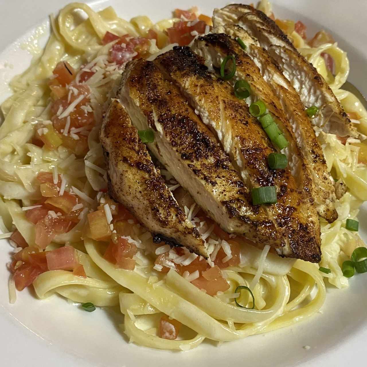 FETTUCCINE ALFREDO WITH CHICKEN