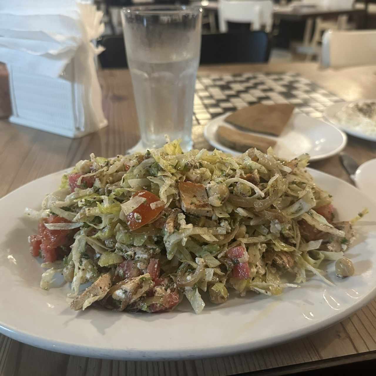 Ensalada chypre con pollo