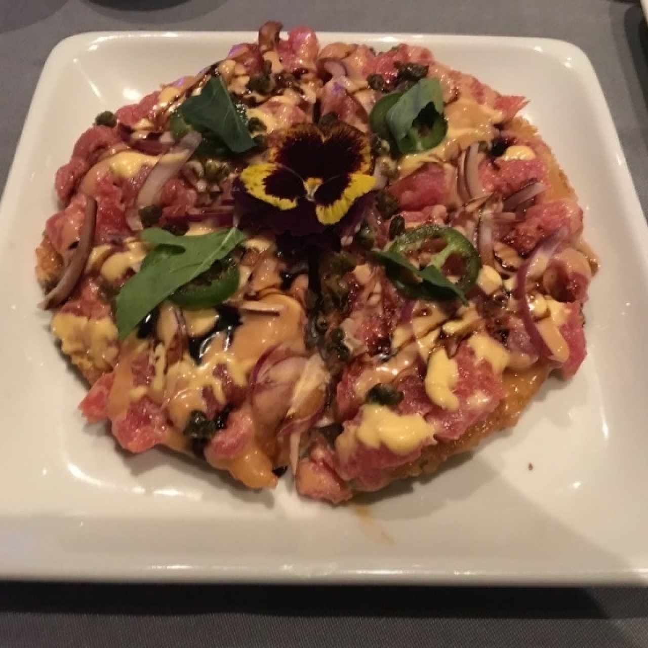 Piqueos - Spicy tuna pizza