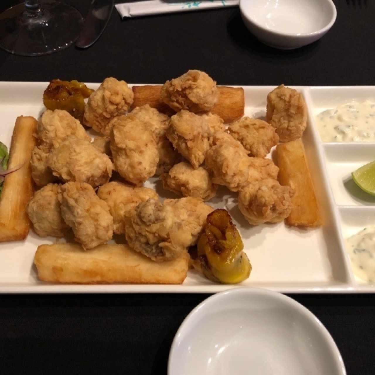 Piqueos - Chicharrón de corvina