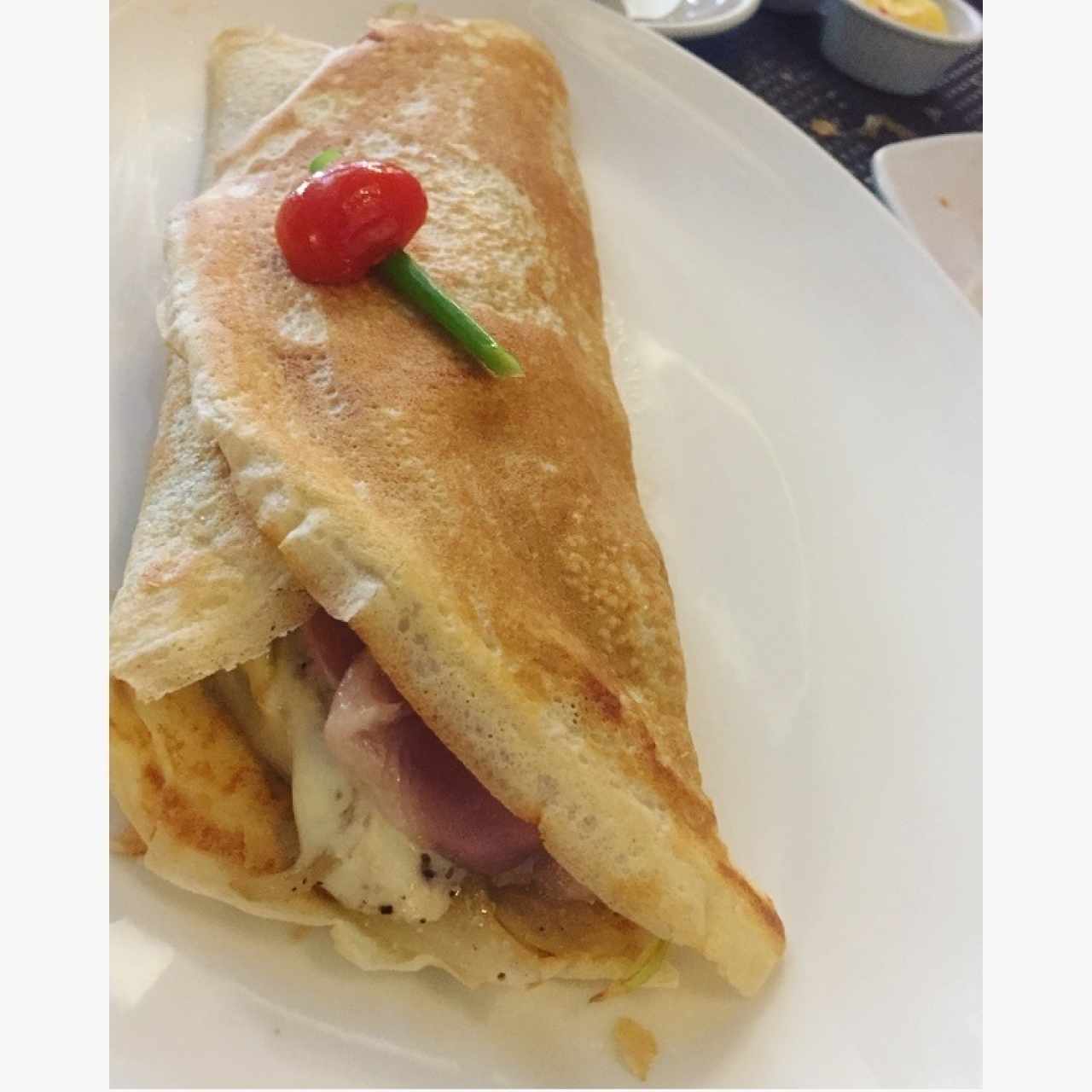 Crepe - prosciutto con papas y salsa bechamel 