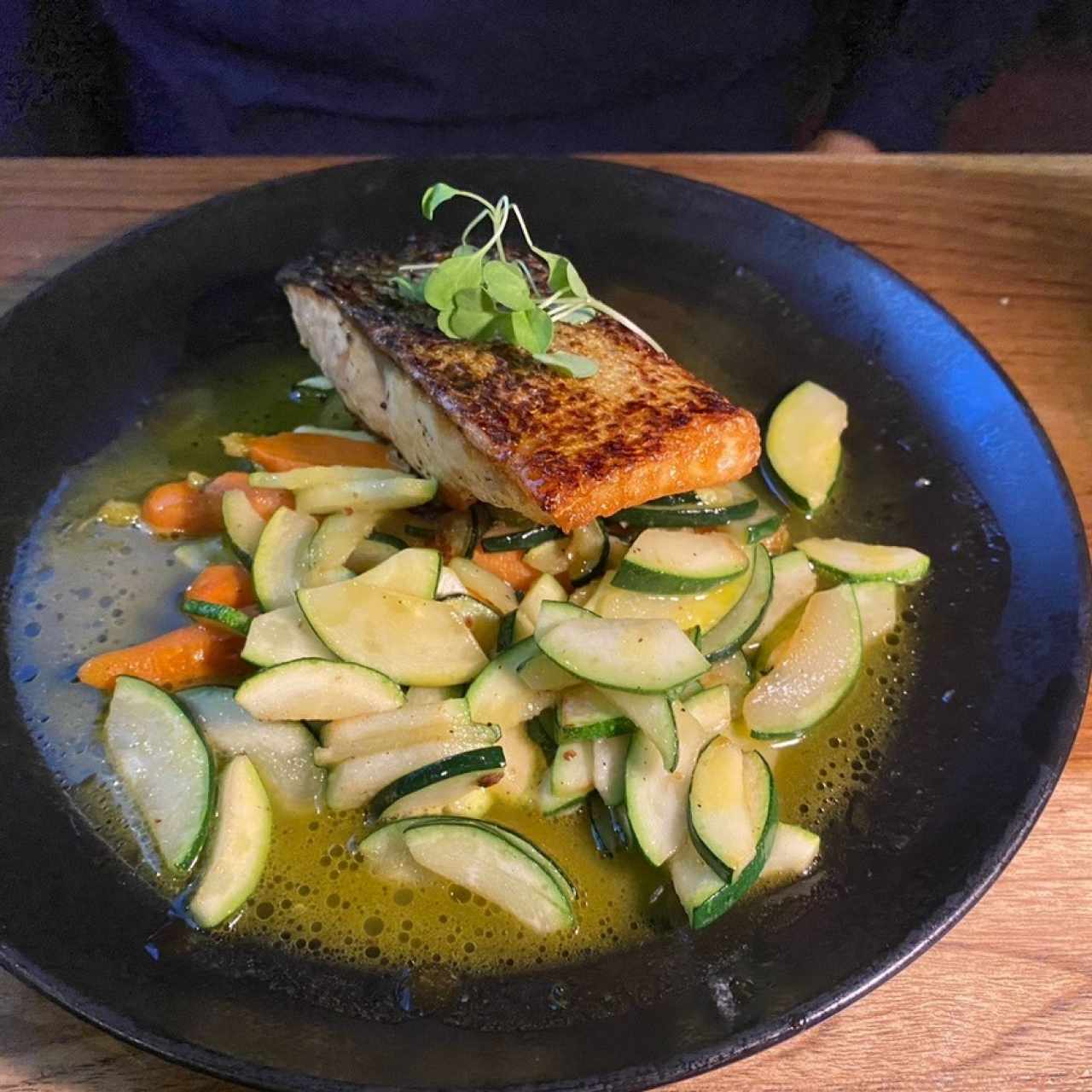 Salmon a la Maracuyá con Vegetales