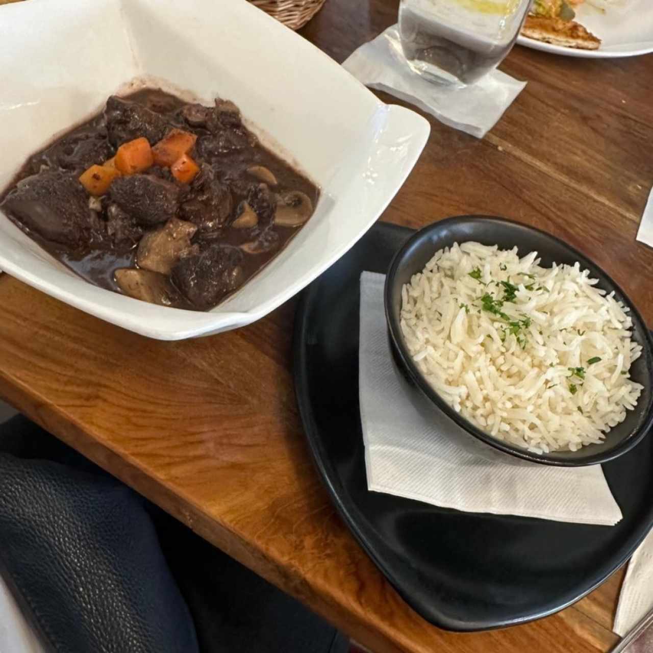 carne guisada con arroz 