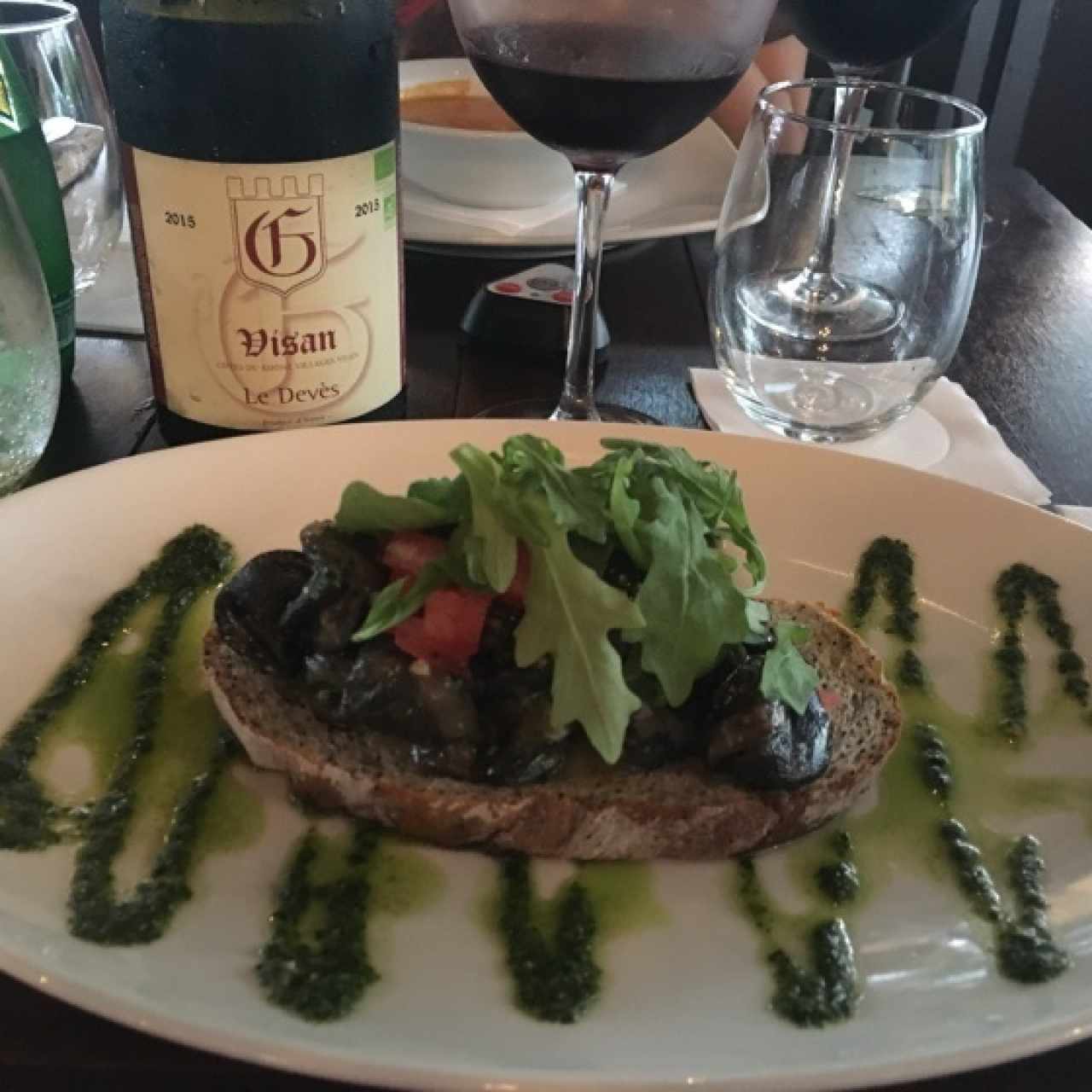 Tartine d'escargots á l'ail