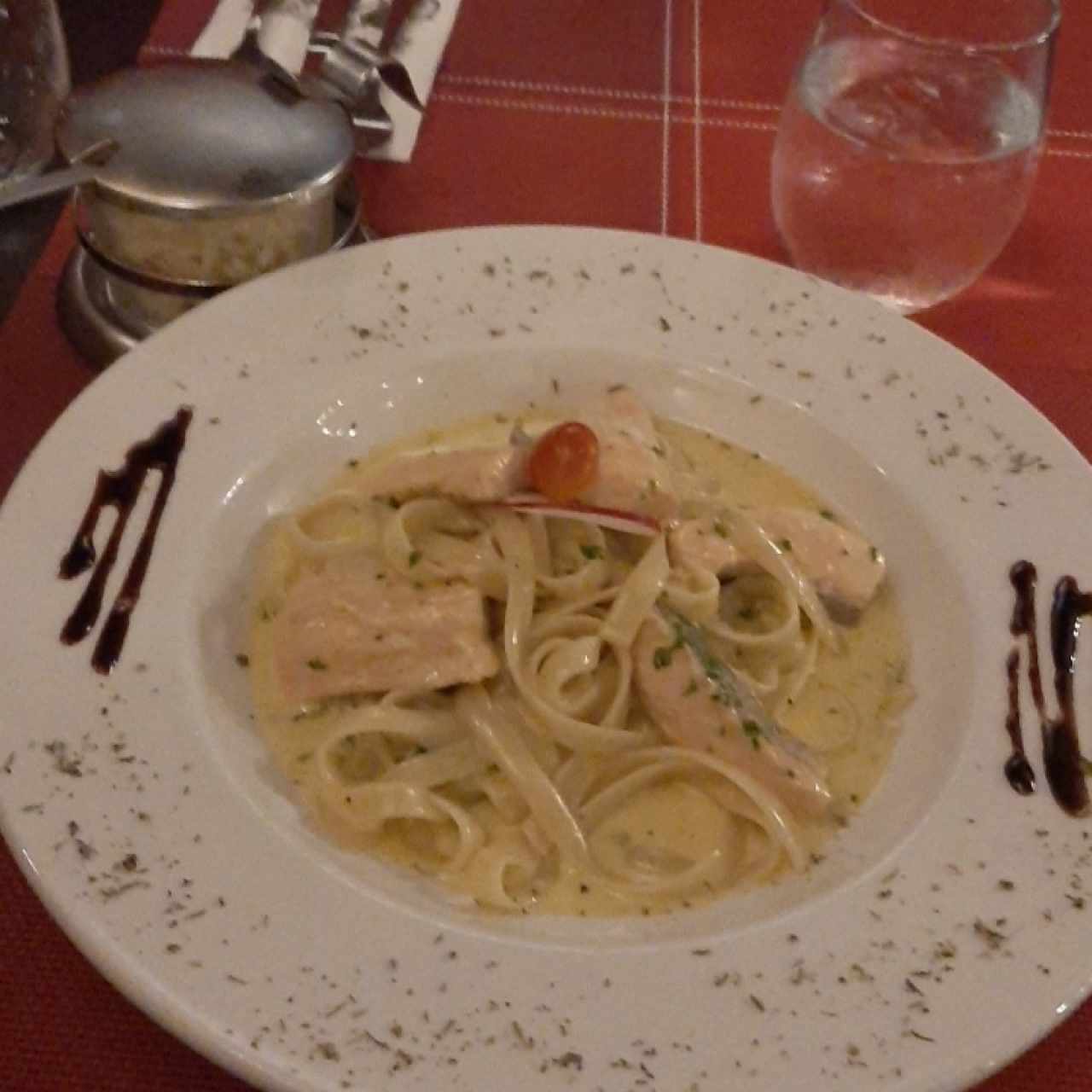 Pates au Saumon, Ail et Persil - fettucine