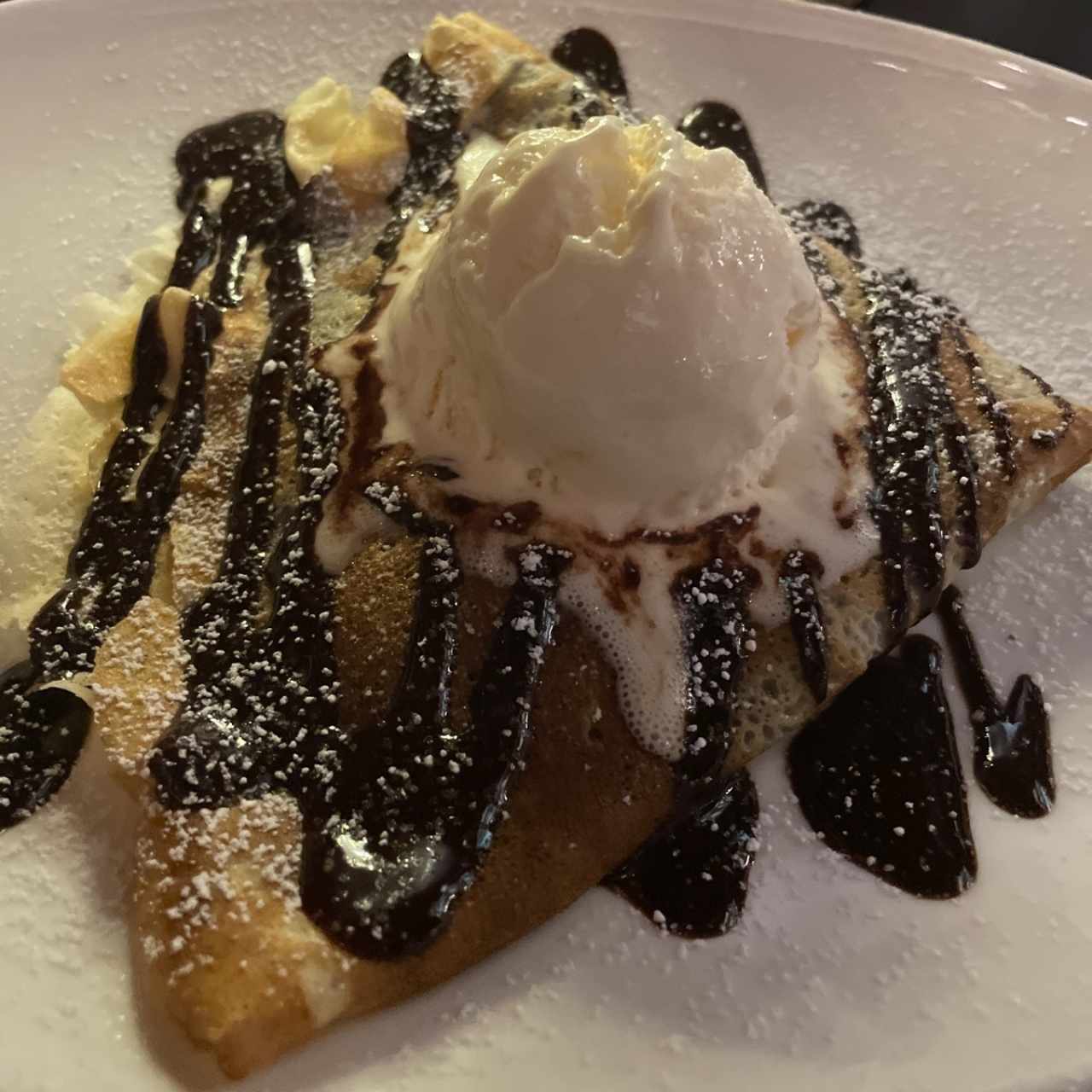 crepe de chocolate con helado